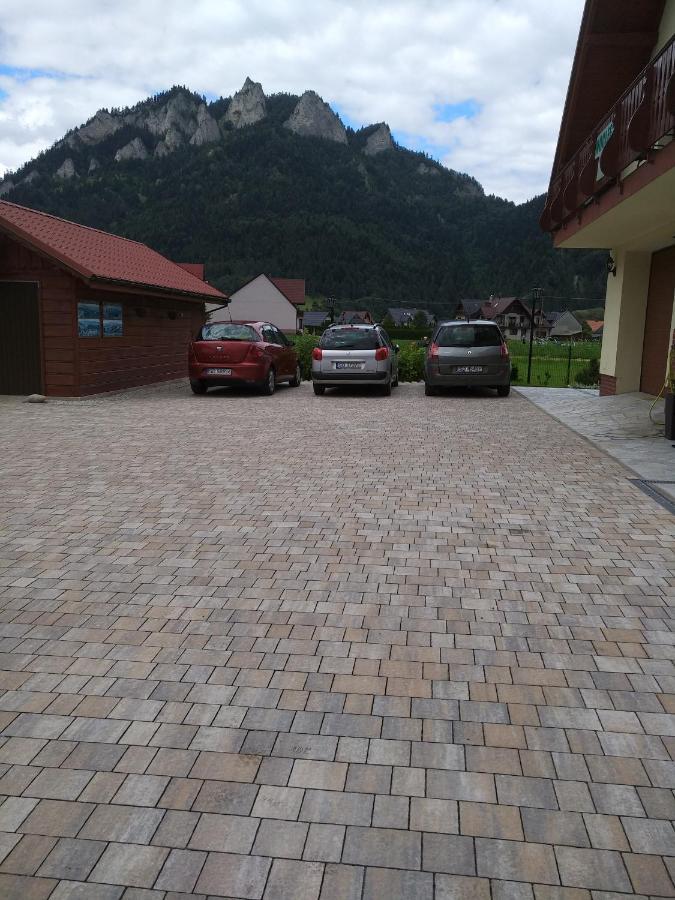 Pokoje Z Aneksami Kuchennymi U Wiktorii Sromowce Niżne Εξωτερικό φωτογραφία