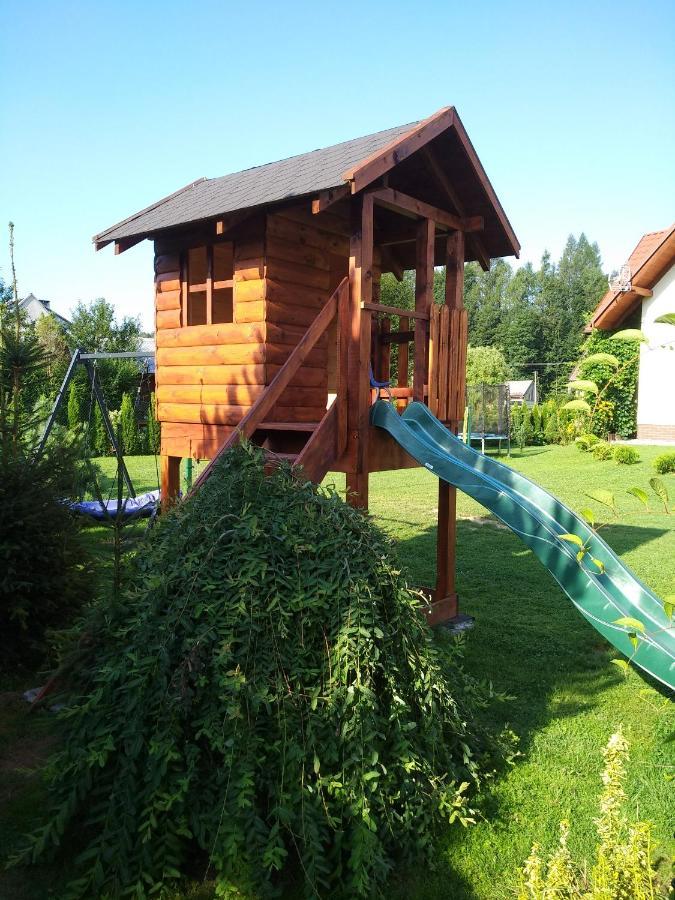 Pokoje Z Aneksami Kuchennymi U Wiktorii Sromowce Niżne Εξωτερικό φωτογραφία