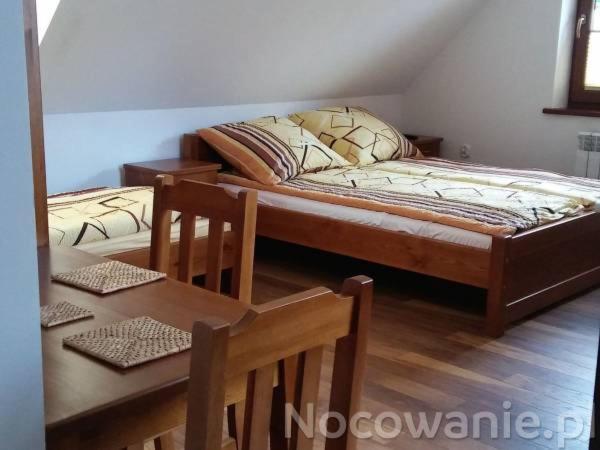 Pokoje Z Aneksami Kuchennymi U Wiktorii Sromowce Niżne Εξωτερικό φωτογραφία